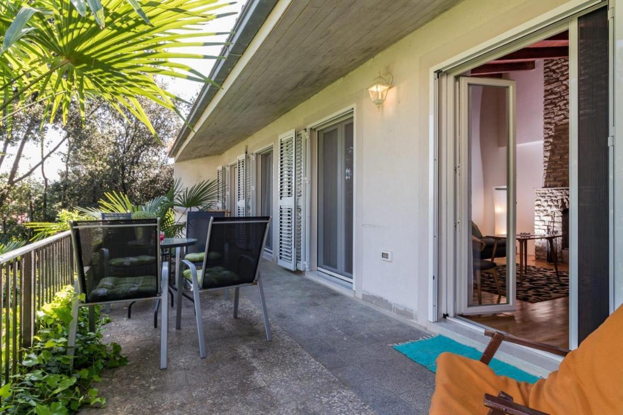 Beautiful With Five Bicycles Included Apartment