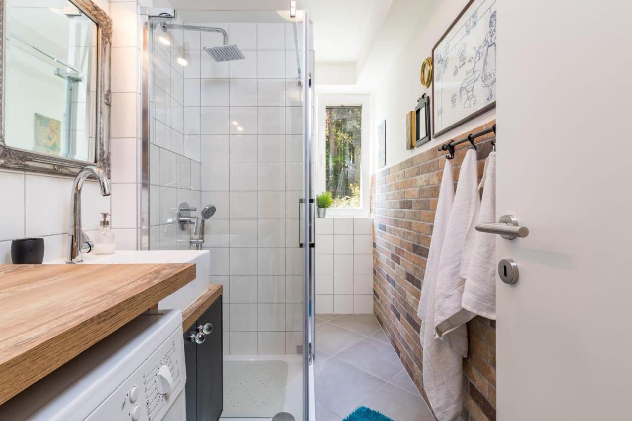 Beautiful With Five Bicycles Included Apartment Rovinj