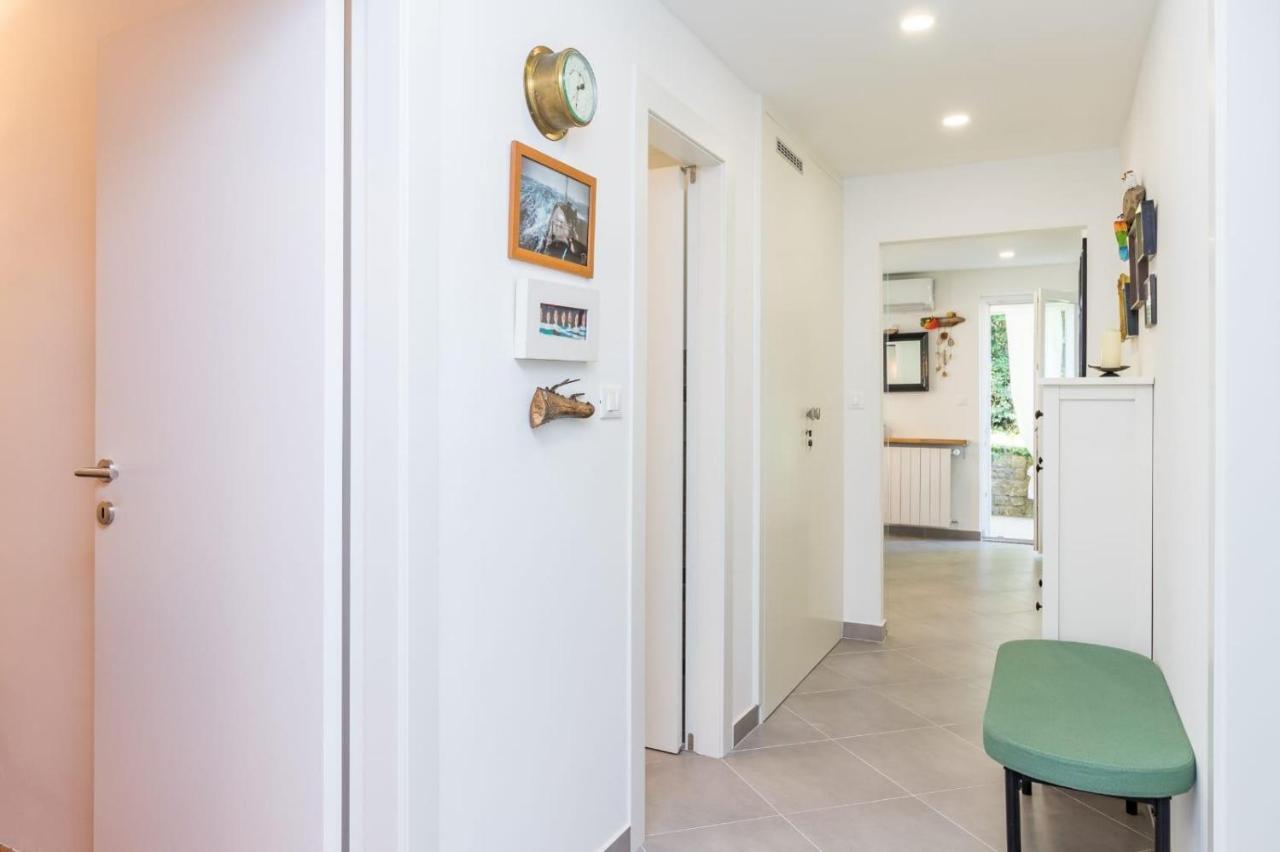 Beautiful With Five Bicycles Included Apartment Rovinj